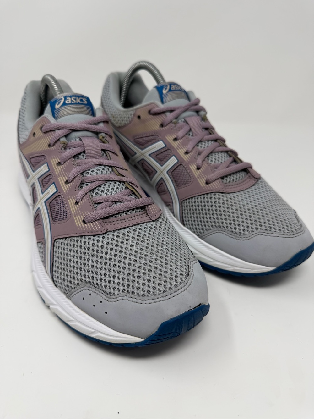 ASICS woMen's Gray and Lavender Athletic Running Shoes Sz. 10.5
